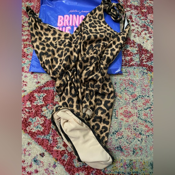 Kortni Jeane one-piece - Picture 3 of 3